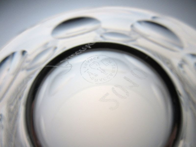 バカラのベルーガのロックグラスの刻印2010